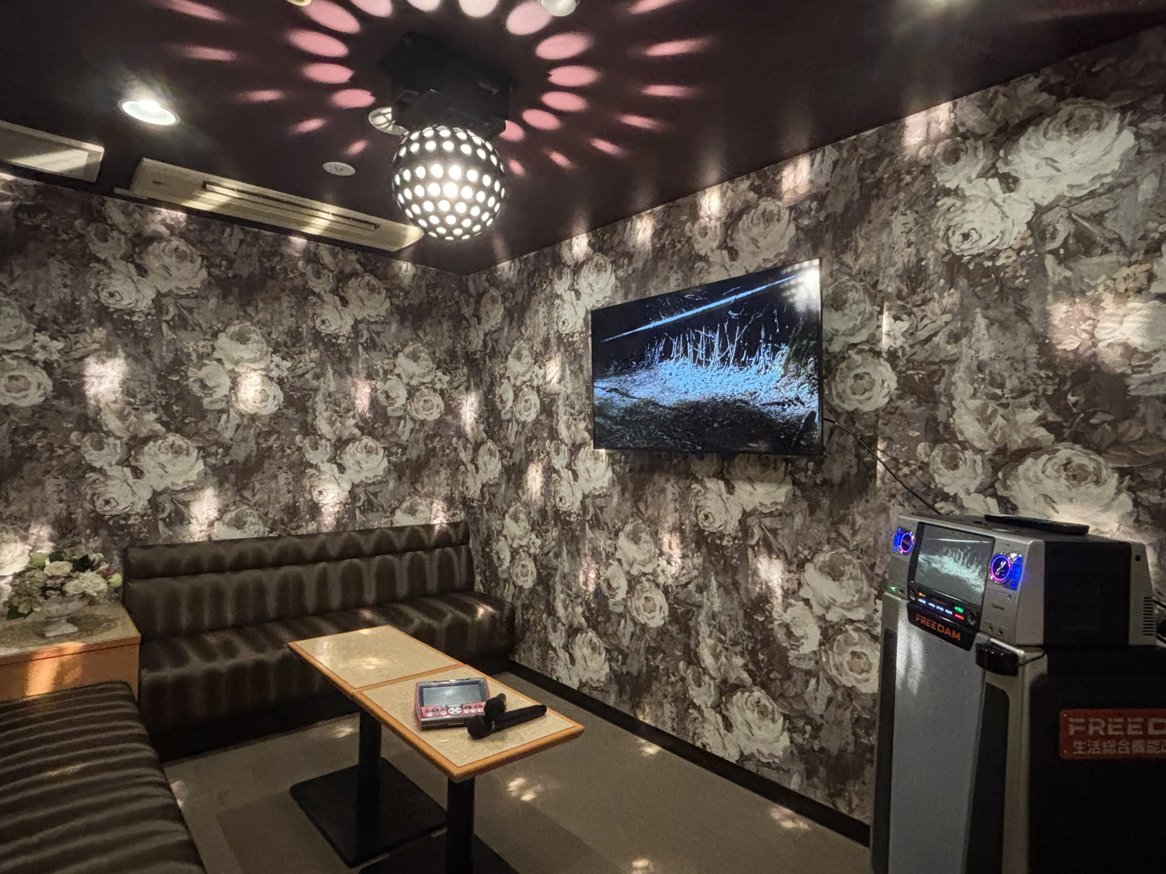 カラオケルーム